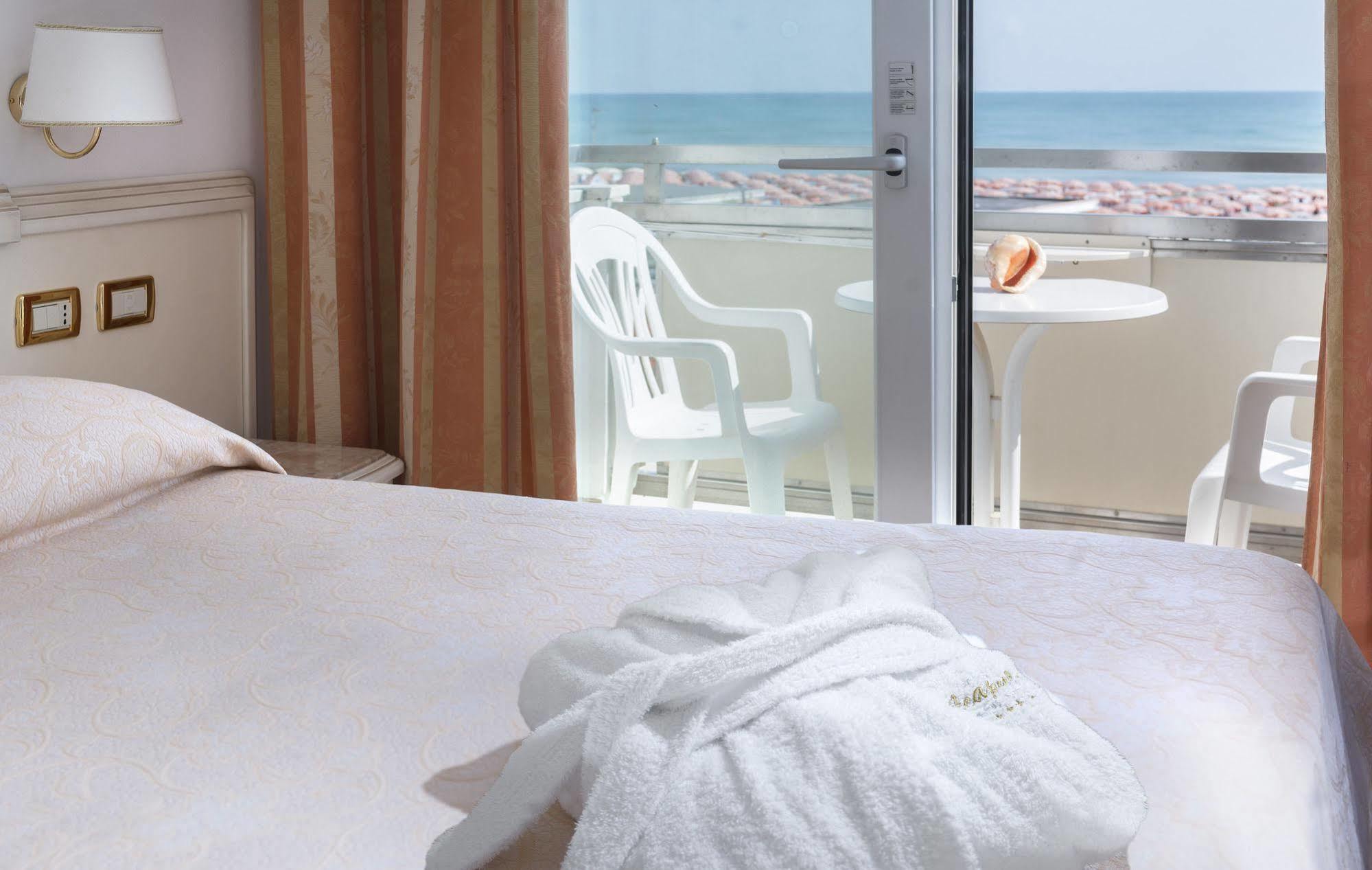 Hotel Acapulco Milano Marittima Exterior foto